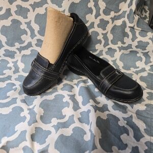 Clarks loafers basically new sz 7M black leather